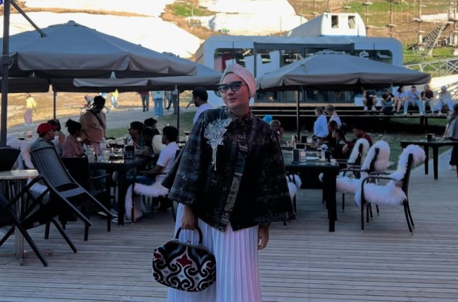 Viona Rosalina istri Eko Patrio saat liburan di luar negeri. [Instagram @viona_rosalina]